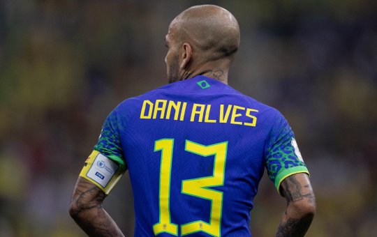 Daniel Alves pode estar de volta ao futebol; saiba qual é o destino do jogador