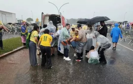 Raio atinge apoiadores de Nikolas Ferreira e deixa pelo menos 30 feridos durante ato em Brasília