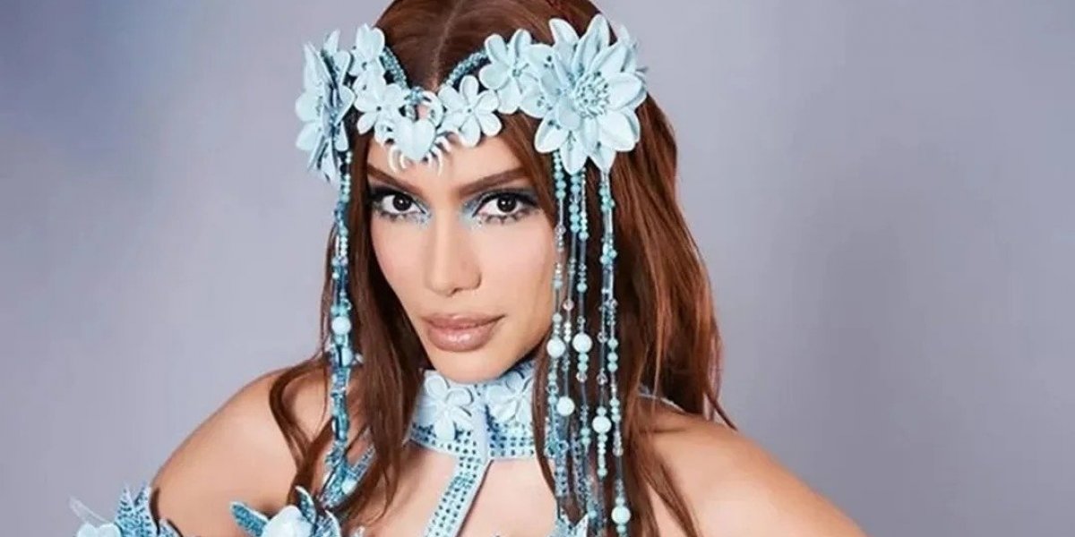 Anitta 'amaldiçoa' ladrões de celular durante show e avisa: “Vai se arrepender”