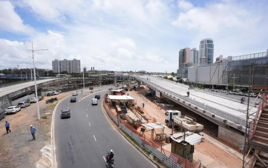 Bruno Reis entrega novo viaduto José Linhares e promete melhorar trânsito na Avenida ACM