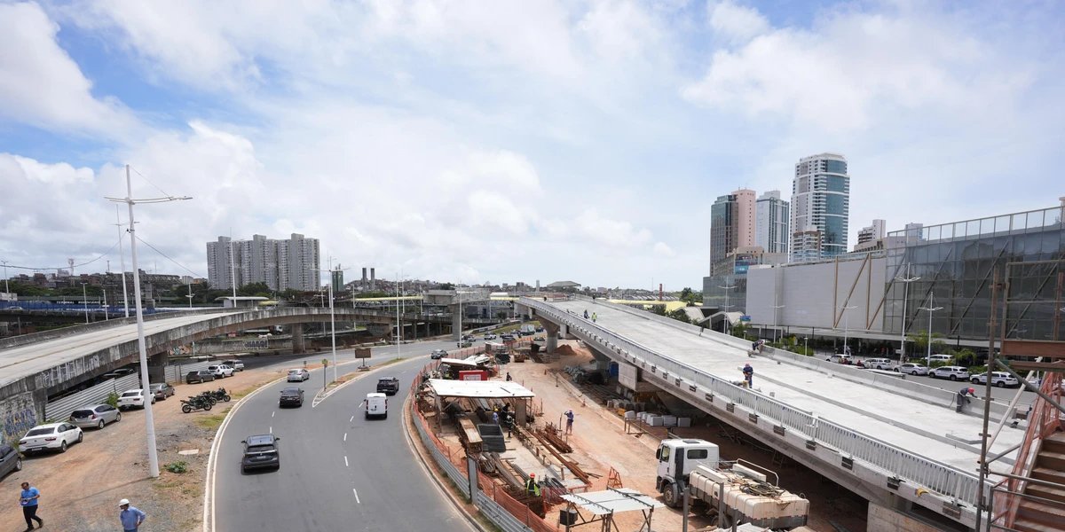 Bruno Reis entrega novo viaduto José Linhares e promete melhorar trânsito na Avenida ACM