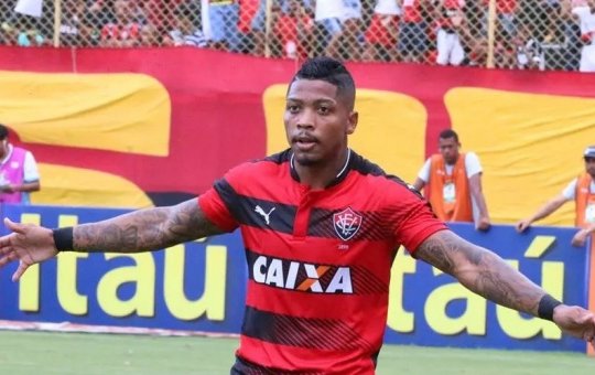 Após marcar presença no Barradão, Marinho recebe proposta oficial do Vitória