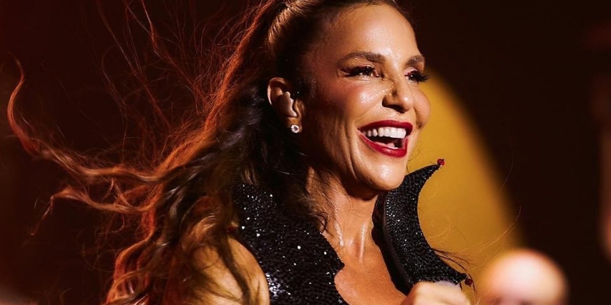 A cantora baiana reconheceu uma fã durante show.