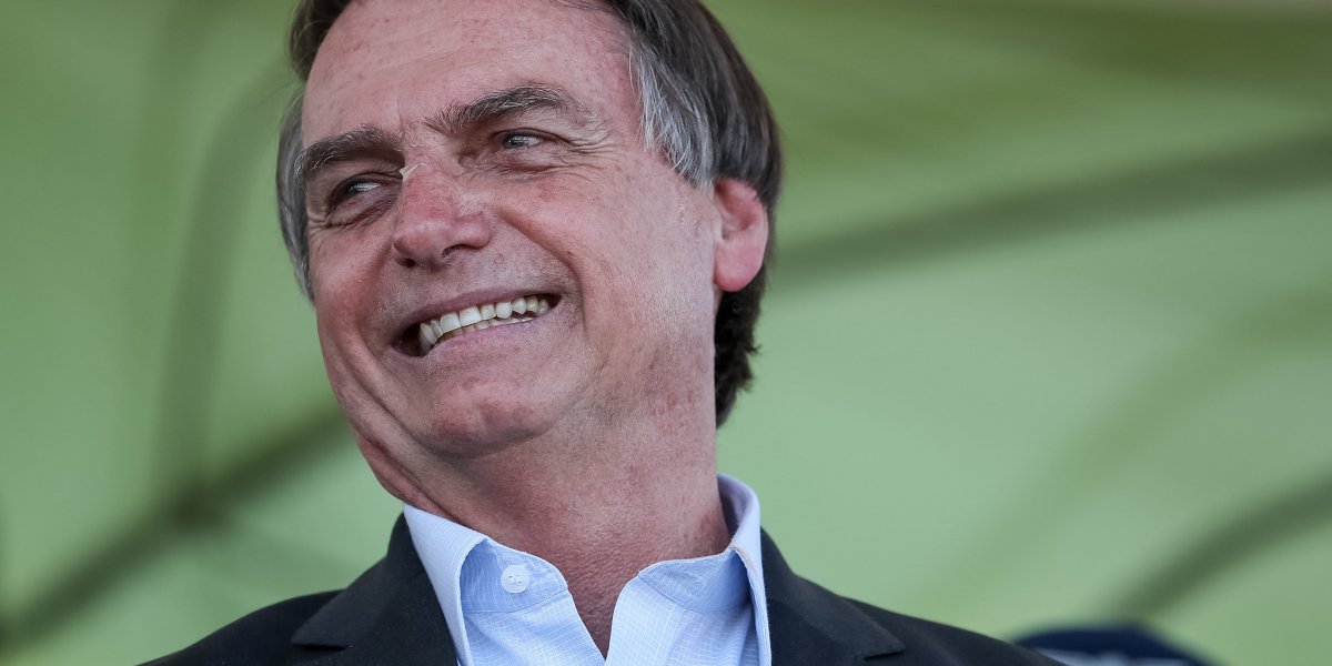 Após bispo e pastor, Bolsonaro solicita padre na Papudinha