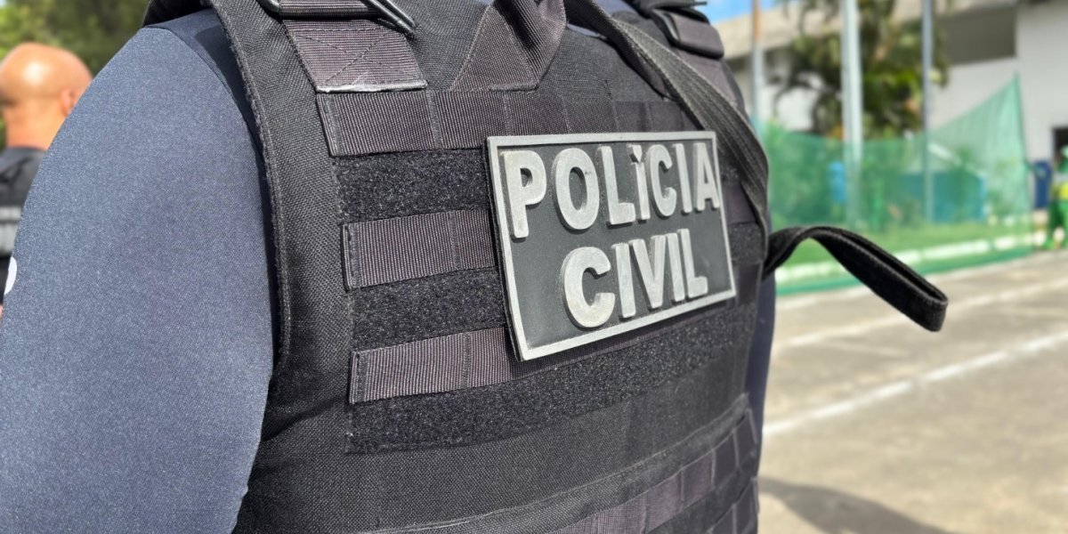 O suspeito foi detido pela Policía Civil.