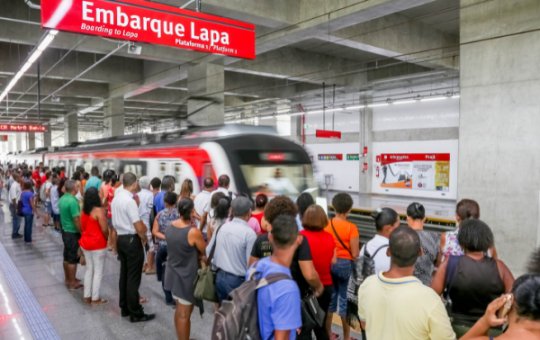Falha no metrô causa lentidão e interrupção de trens na linha 1 em Salvador