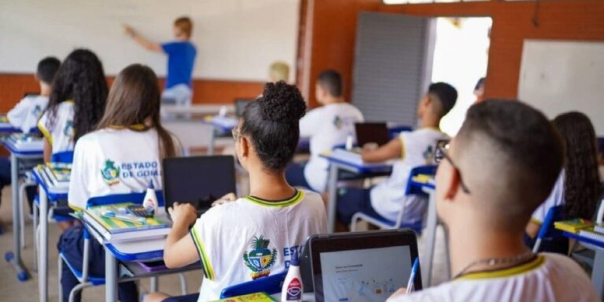 Servidores são suspeitos de desvio de recursos da educação para apostas em jogo do Tigrinho