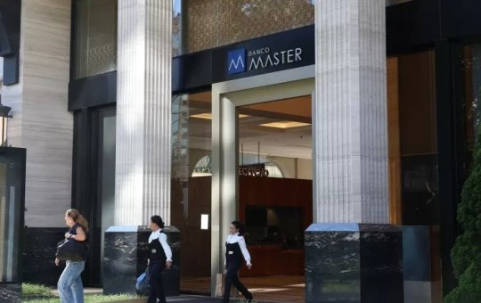 PF encontra indícios de envolvimento de políticos em investigação sobre o Banco Master
