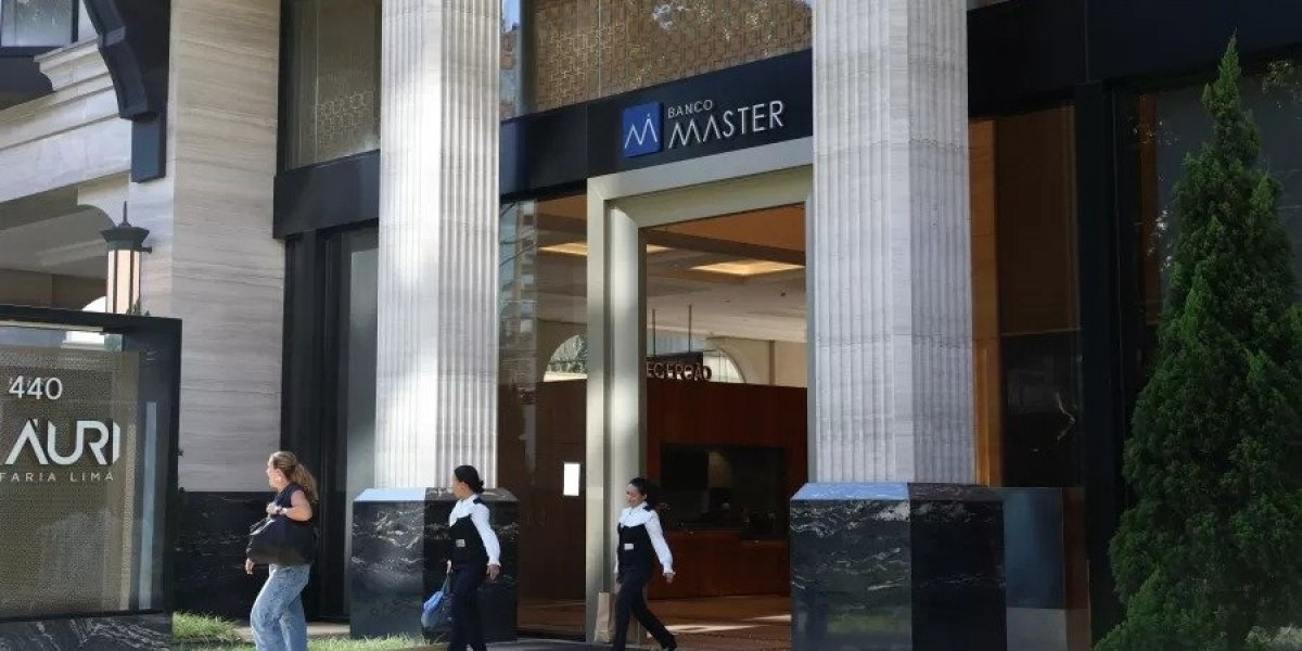 PF encontra indícios de envolvimento de políticos em investigação sobre o Banco Master
