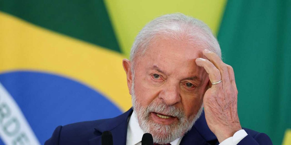 Lula passa por cirurgia de catarata no olho esquerdo em Brasília