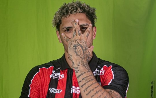 Vitória anuncia oficialmente a contratação do atacante Pedro Henrique