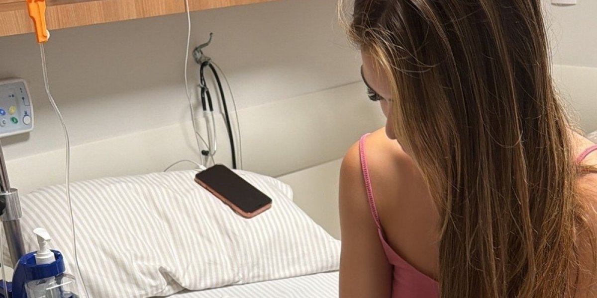 Após passar mal, Melody é internada em hospital de São Paulo