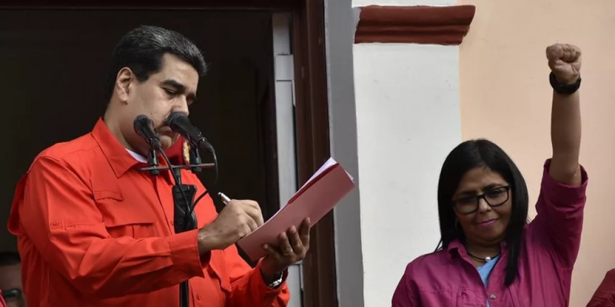 Nicolás Maduro e Delcy Rodríguez