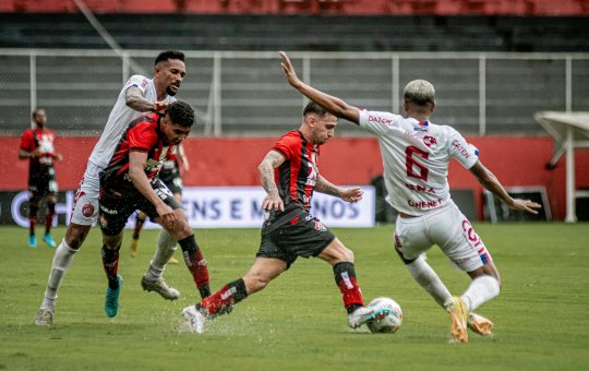 Barcelona x Vitória: Onde assistir, prováveis escalações e arbitragem