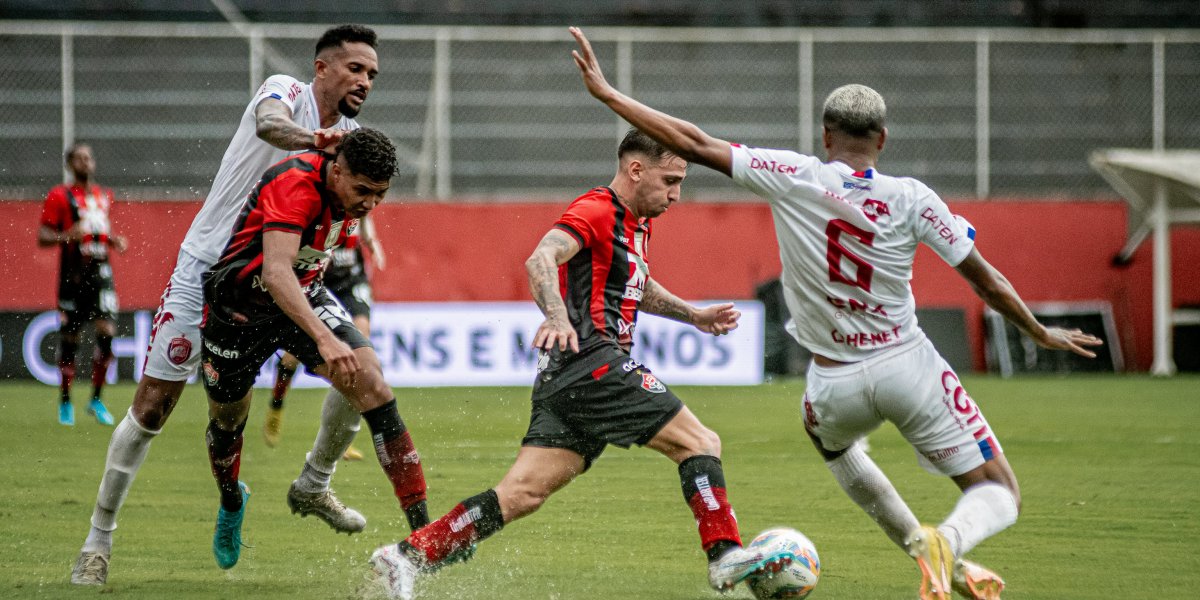 Jogo entre Vitória e Barcelona em 2025