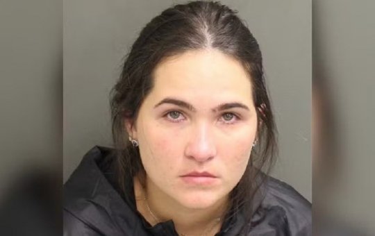 Esposa de Henrique, da dupla com Juliano, é presa em Orlando, nos EUA