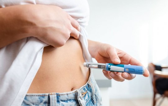Canetas emagrecedoras podem causar pancreatite, alerta o Reino Unido