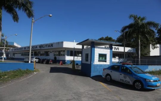 Policial militar é detido no próprio batalhão sob acusação de estupro e outros crimes