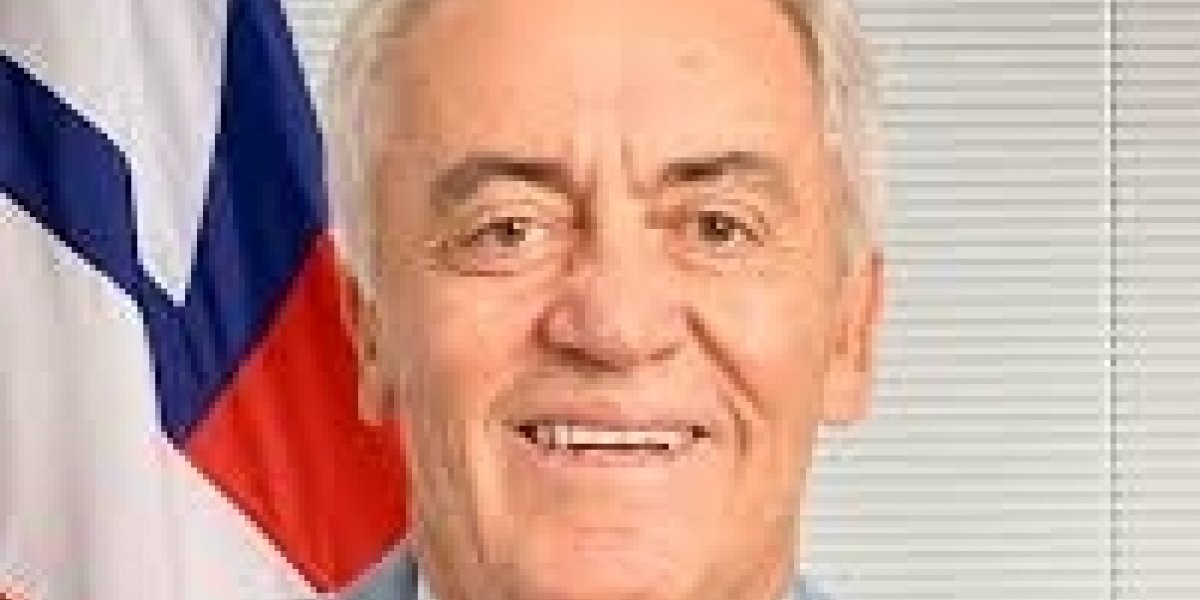 Durante discurso, Otto Alencar manda recado "vou trabalhar para derrubar qualquer conspiração"