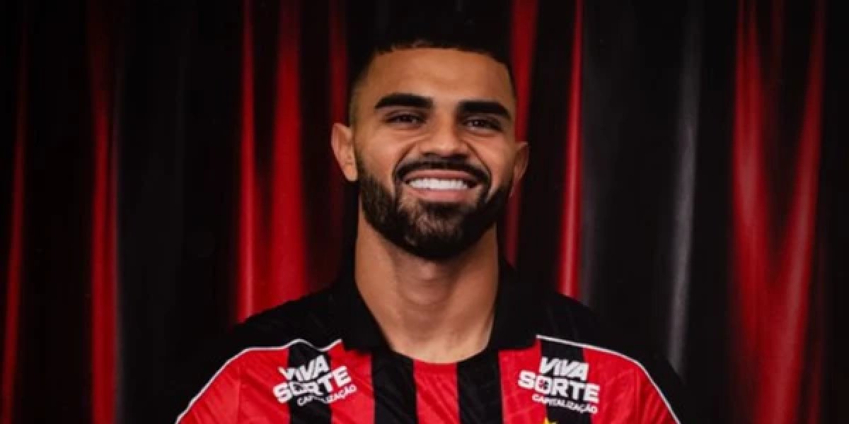 Vitória anuncia oficialmente a contratação de atacante por empréstimo