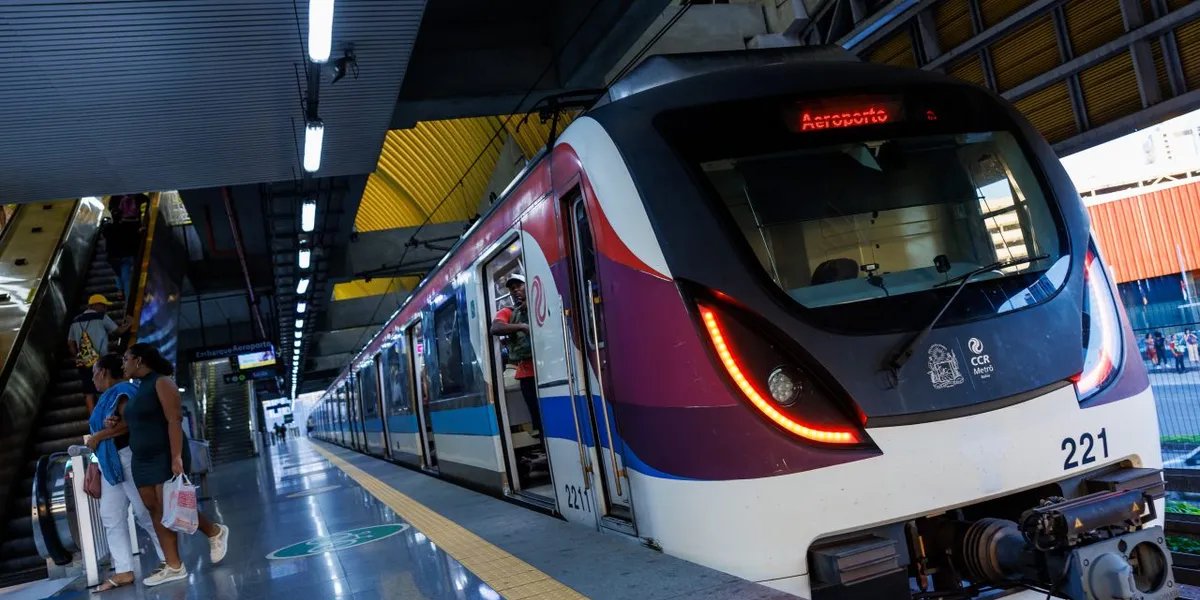 Metrô em estação de Salvador