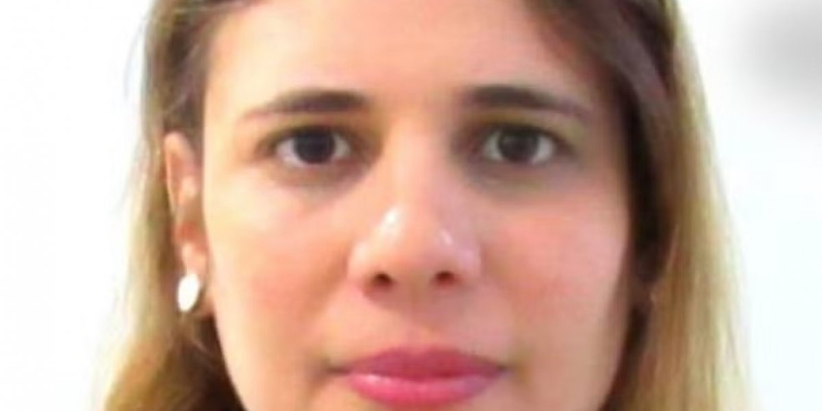 Vídeo mostra momento em que suspeito de esfaquear e matar professora em universidade sendo detido por outros alunos