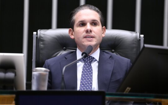 Câmara inicia tramitação de PEC que propõe fim da escala 6×1