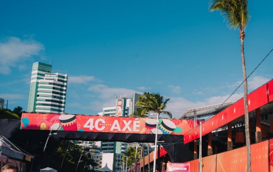Em nota, produção do Camarote Glamour esclarece sobre passarela no Morro do Ipiranga