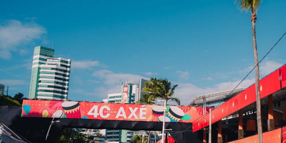 Em nota, produção do Camarote Glamour esclarece sobre passarela no Morro do Ipiranga