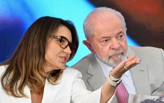 Lula comete gafe e troca nome de Janja por Marisa durante discurso em São Paulo