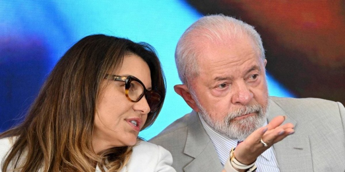 Lula comete gafe e troca nome de Janja por Marisa durante discurso em São Paulo