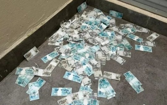 Investigado no Caso Master arremessa mala com dinheiro ao perceber chegada da PF