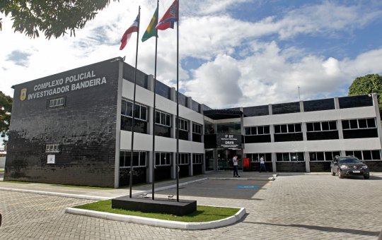 Professor de escola em Feira de Santana é preso suspeito de abuso sexual contra aluna de 7 anos