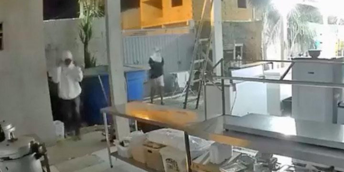 Suspeitos invadem galpão de restaurante e roubam carnes em Arraial D'Ajuda, na Bahia 