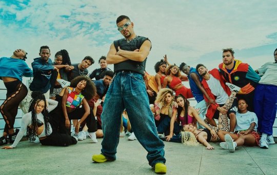 Dançarinos de Pedro Sampaio fazem festa no aeroporto de Salvador