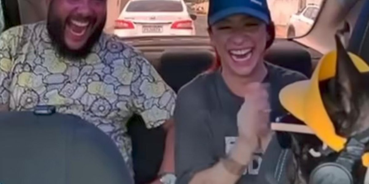 Fofura! Motorista de aplicativo registra reações dos passageiros ao verem cachorro no carro