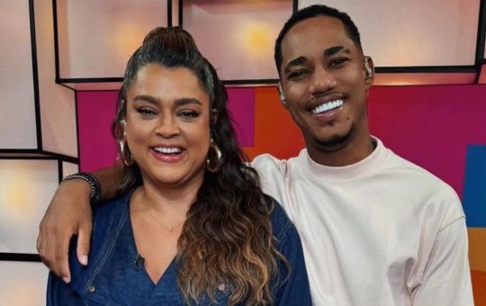 Cantor O Kannalha presta homenagem a Preta Gil no Carnaval de Salvador