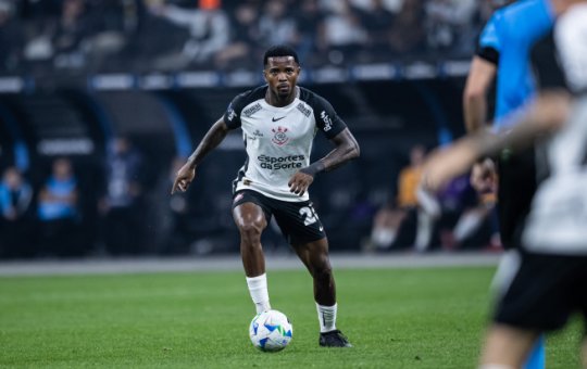 Vitória encaminha contratação de zagueiro do Corinthians