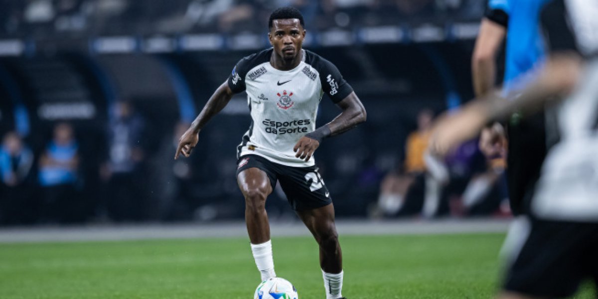 Vitória encaminha contratação de zagueiro do Corinthians