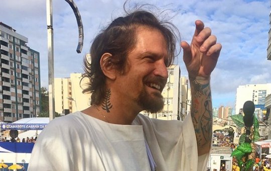 Saulo abre segundo dia do Carnaval de Salvador com pipoca no Circuito Osmar (Campo Grande)