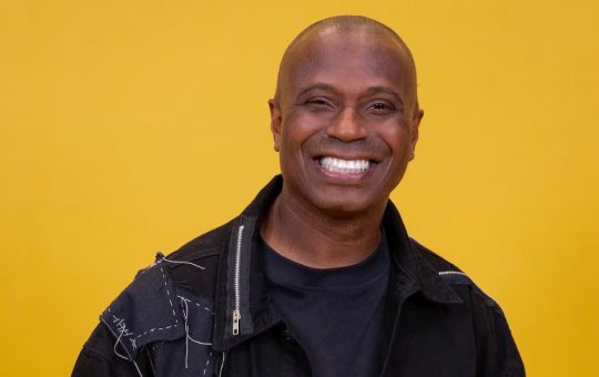 Edilson Capetinha é expulso do BBB 26 após agressão a Leandro