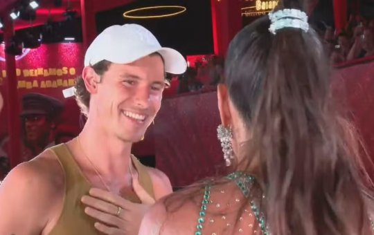 Ivete Sangalo recebe Shawn Mendes em trio em Salvador e brinca: 'Pivete Sangalo'