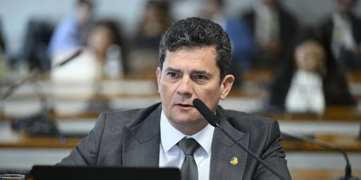 Sérgio Moro critica homenagem a Lula na Sapucaí e fala em “propaganda eleitoral antecipada”