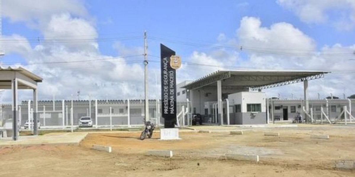 Detento é morto a golpes de espeto em presídio de segurança máxima em Maceió
