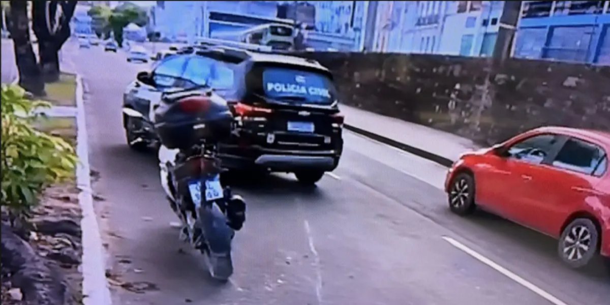 Motociclista morre após colidir contra árvore na Avenida Contorno, em Salvador
