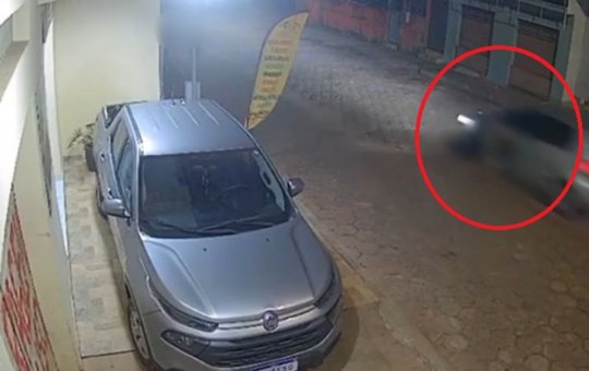 Homem arrasta ex-namorada com carro por 400 metros; caso é investigado