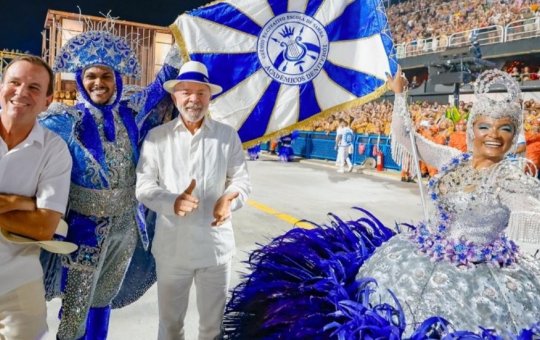 Após desfile sobre Lula, Acadêmicos de Niterói denuncia “perseguição política”