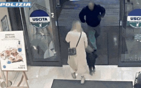 Homem em situação de rua tenta sequestrar bebê de um ano e meio em supermercado na Itália