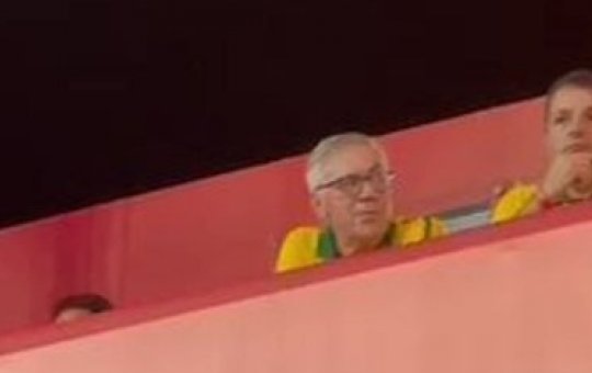 Craque Neto critica ida de Carlo Ancelotti a camarotes durante Carnaval