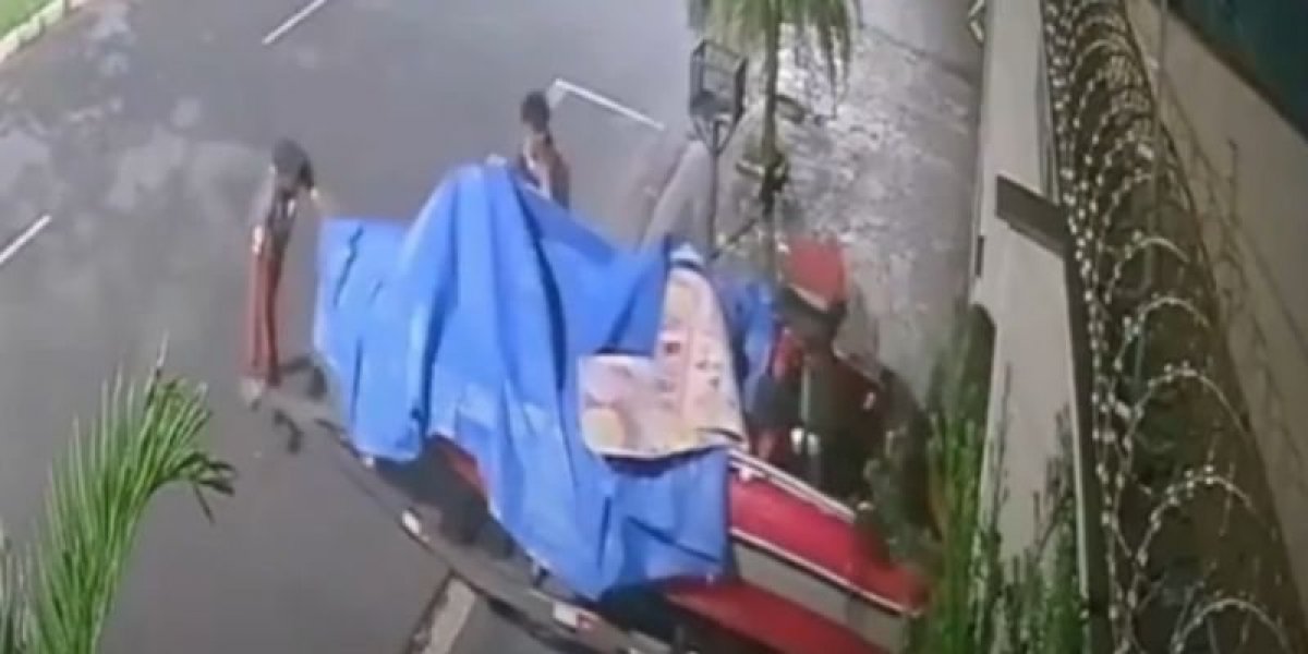 Morador tem lancha furtada após deixar portão aberto; prejuízo é de R$ 80 mil